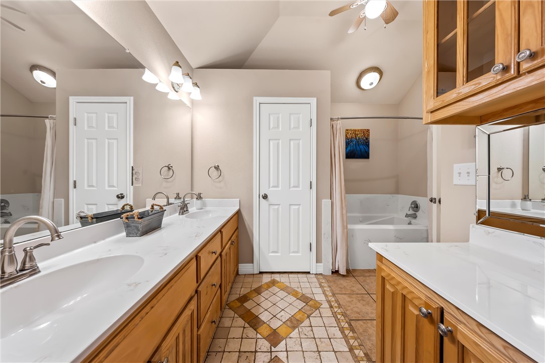 255 Paloma Drive, Woodway, Texas image 13
