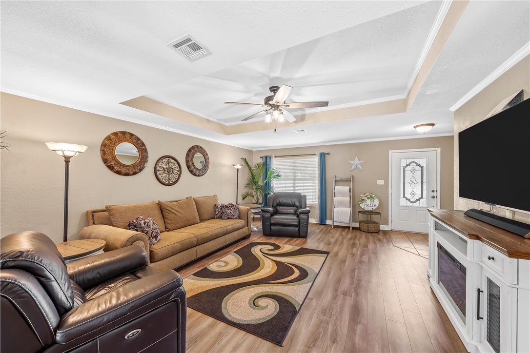 255 Paloma Drive, Woodway, Texas image 4