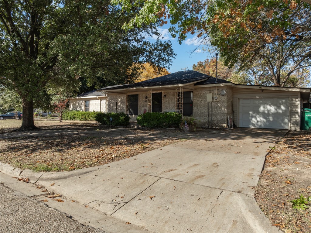 200 Brenda Street, Waco, Texas image 3