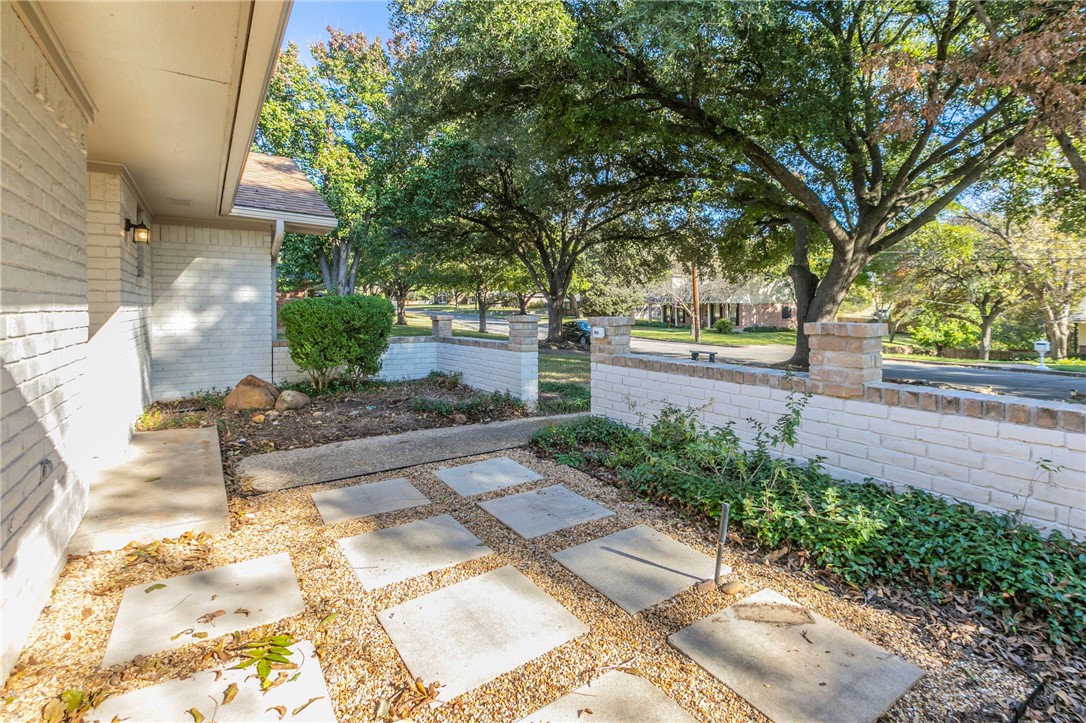 3401 Oakridge Lane, Waco, Texas image 2