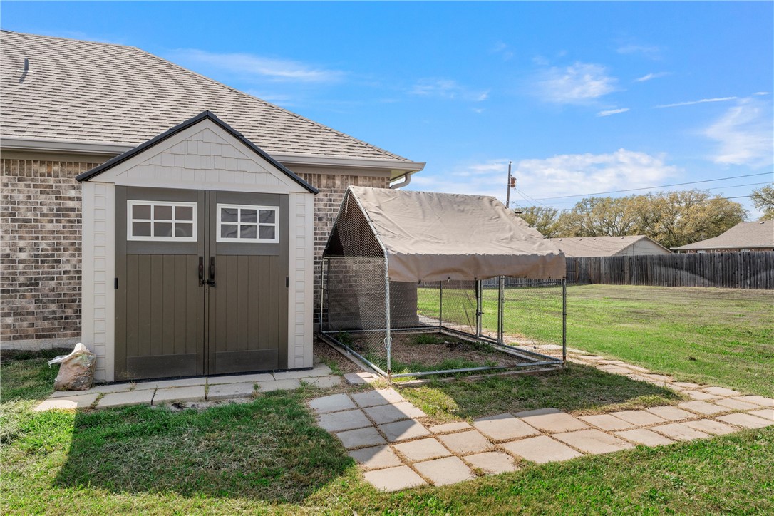 212 Fox Run Lane, Waco, Texas image 34