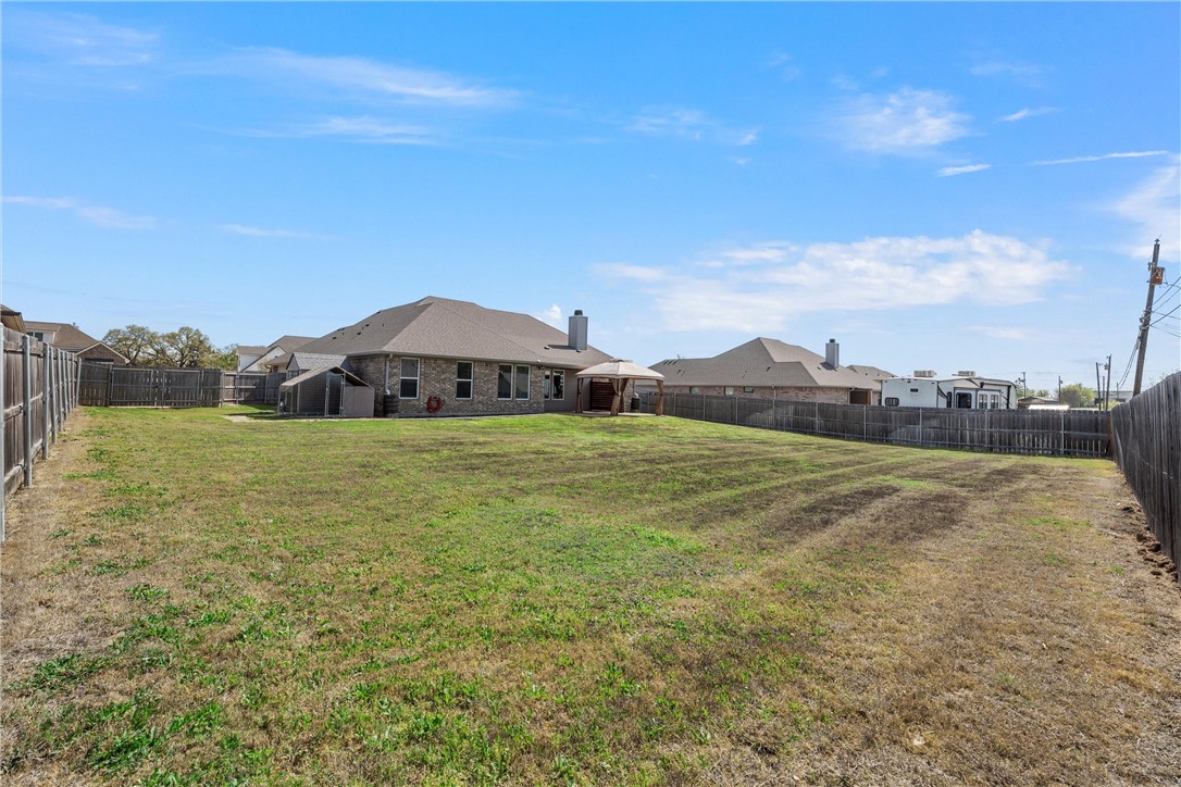 212 Fox Run Lane, Waco, Texas image 33