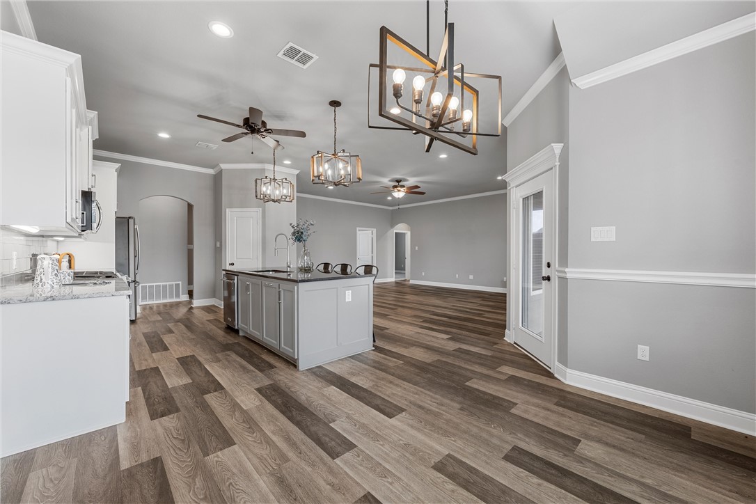 212 Fox Run Lane, Waco, Texas image 12