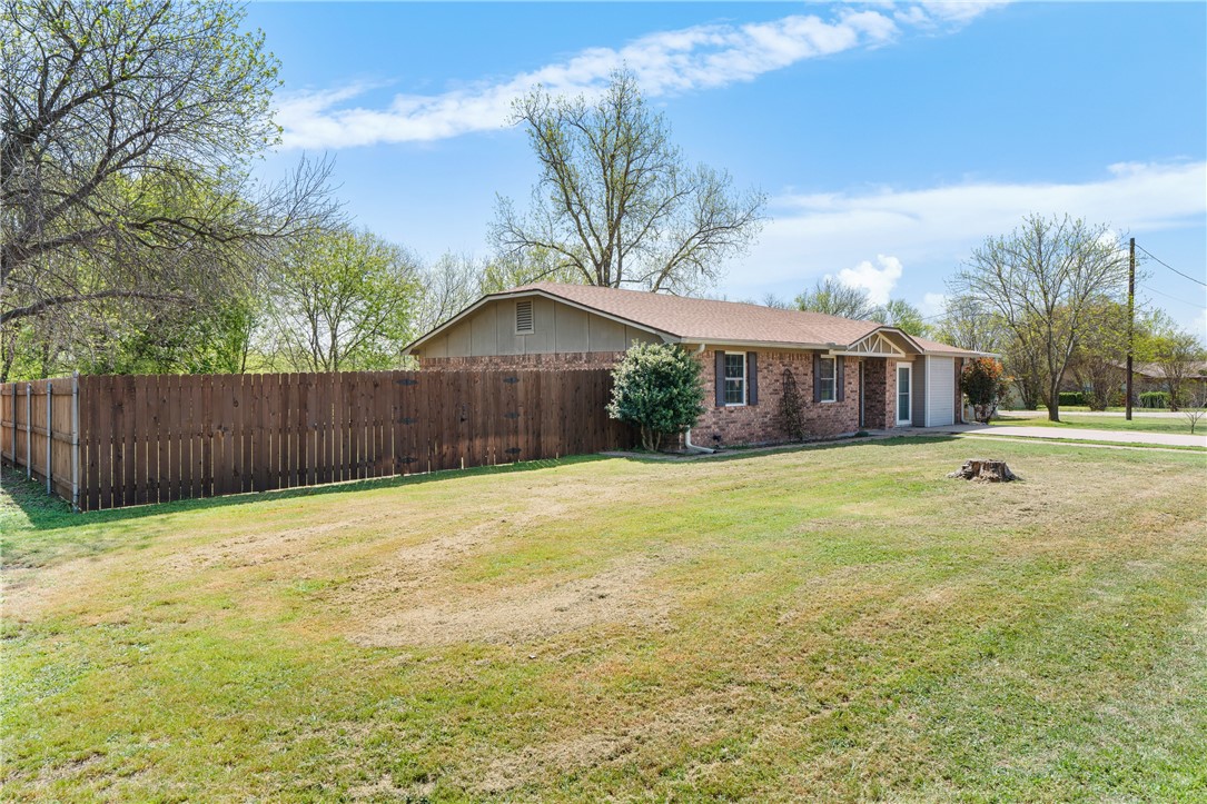 304 Randy Drive, Woodway, Texas image 4