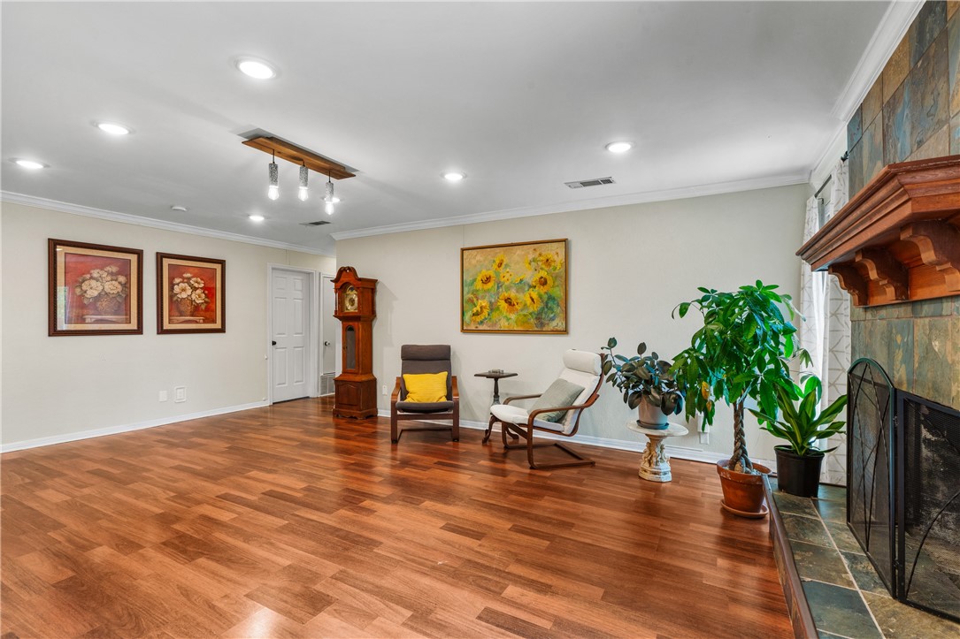 304 Randy Drive, Woodway, Texas image 10
