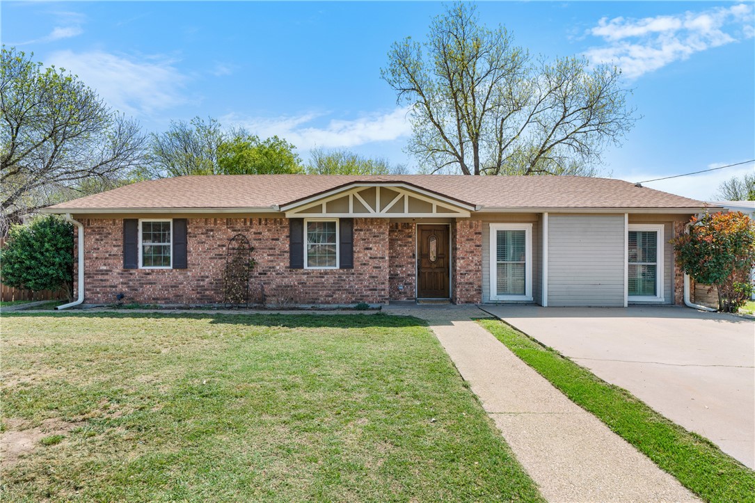 304 Randy Drive, Woodway, Texas image 2