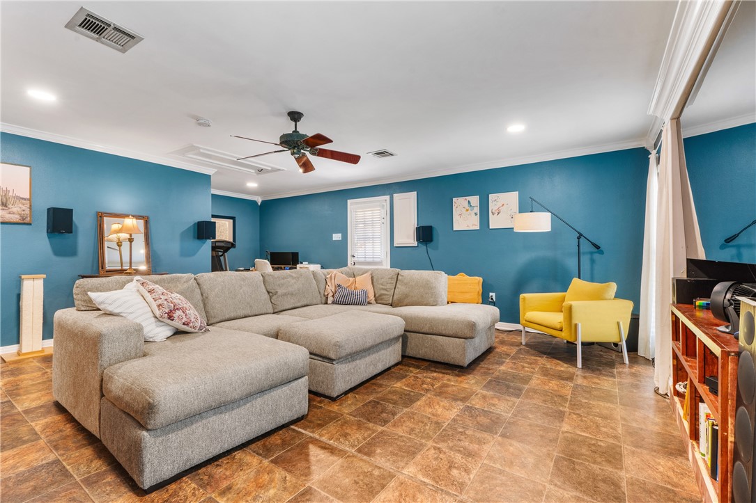 304 Randy Drive, Woodway, Texas image 19