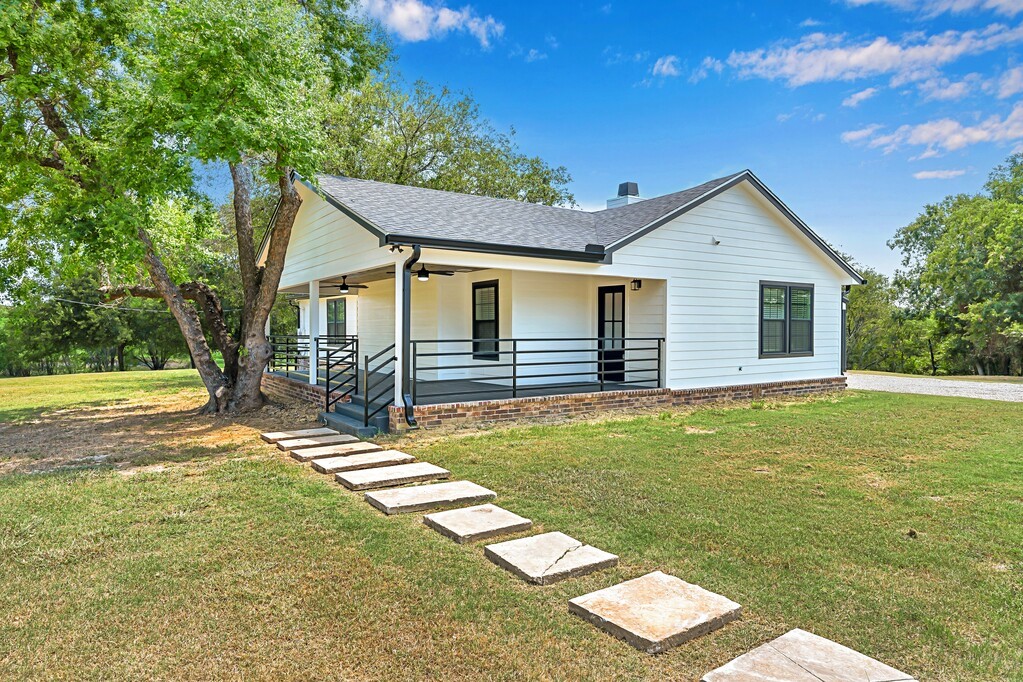 1519 W W A Neel Road, West, Texas image 3