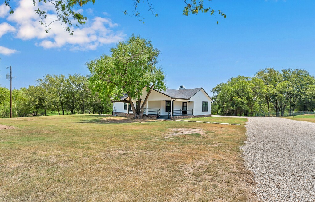 1519 W W A Neel Road, West, Texas image 1