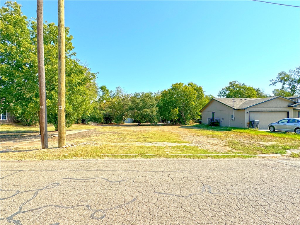 1319 N 11th Street, Waco, Texas image 1