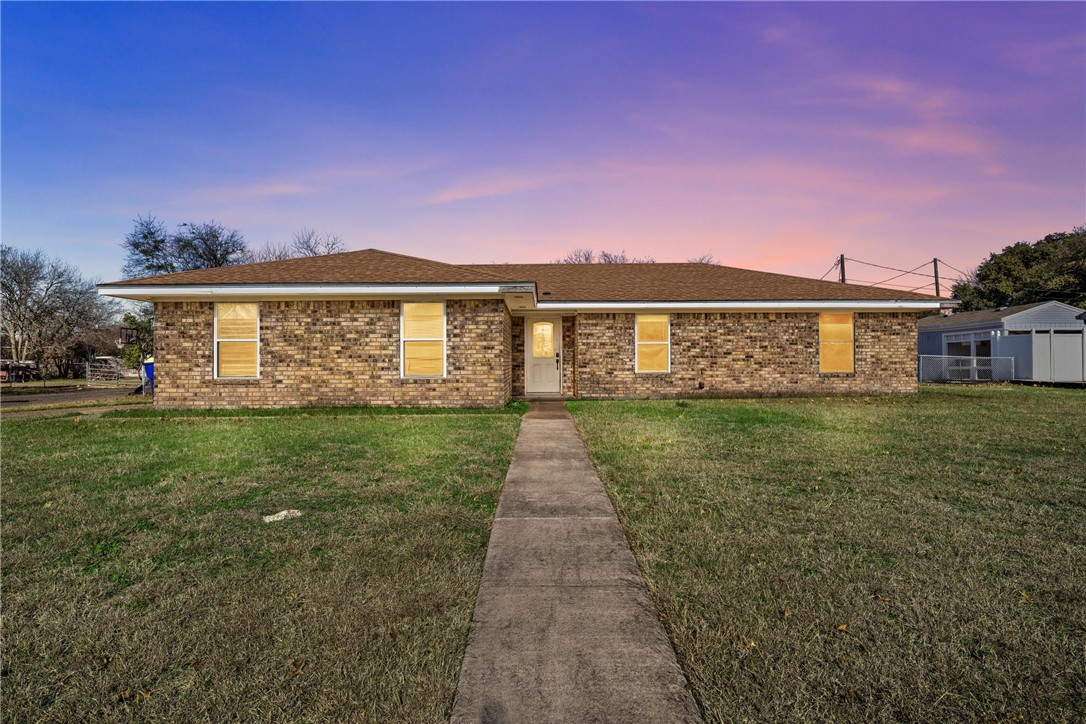 300 Confederate Drive, Lorena, Texas image 1