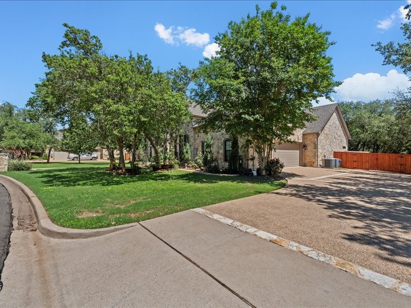 8456 Spicewood Springs Road, China Spring, Texas image 4