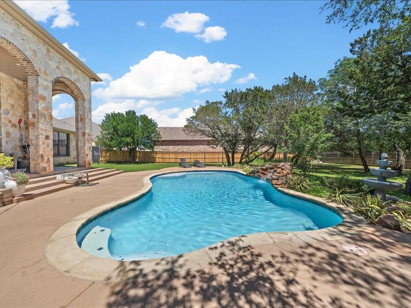 8456 Spicewood Springs Road, China Spring, Texas image 39