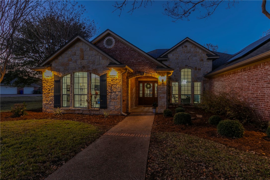 1031 Briar Glen Circle, McGregor, Texas image 2