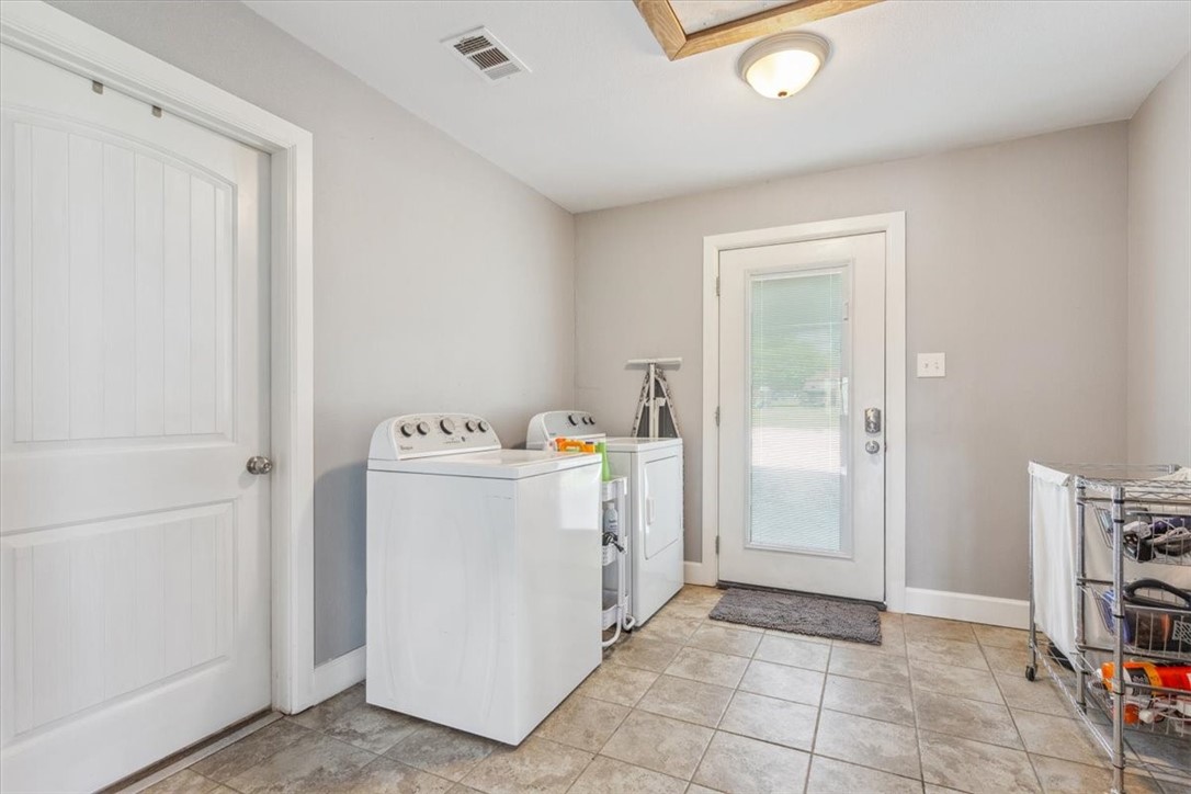 1576 Hcr 2302 S, Abbott, Texas image 32