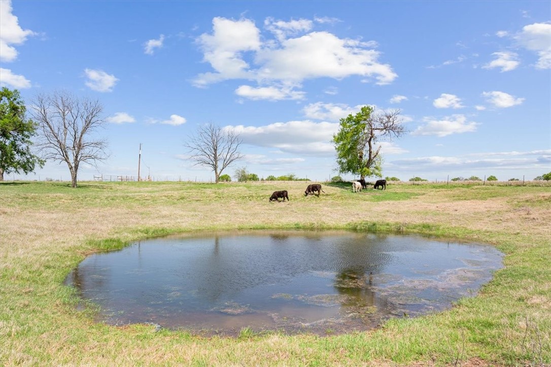 1576 Hcr 2302 S, Abbott, Texas image 40
