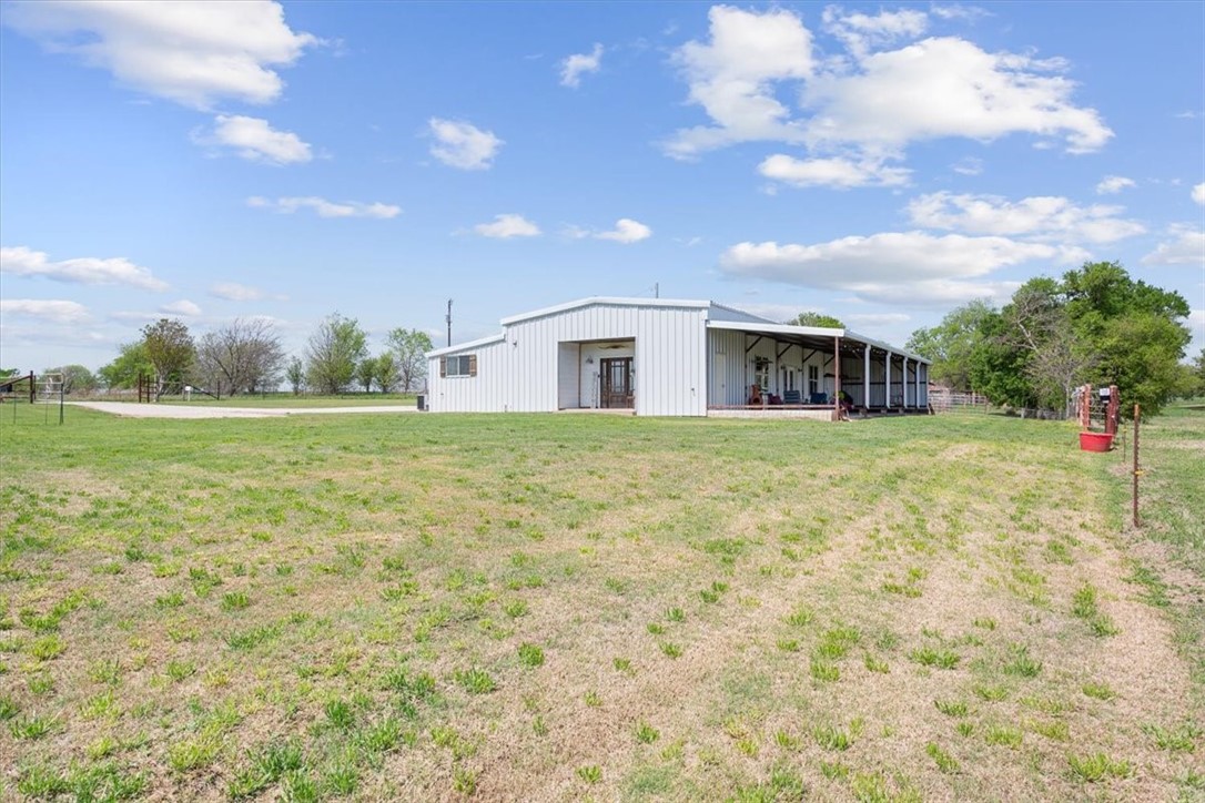 1576 Hcr 2302 S, Abbott, Texas image 6