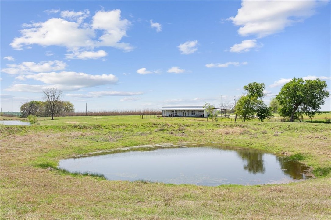 1576 Hcr 2302 S, Abbott, Texas image 39