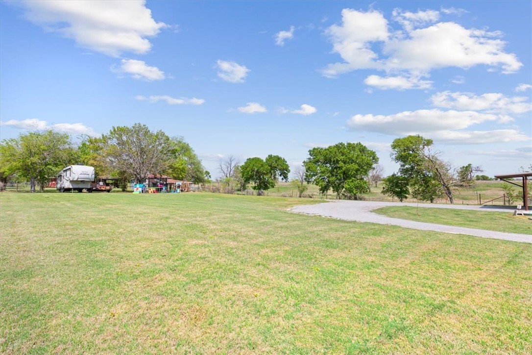 1576 Hcr 2302 S, Abbott, Texas image 35