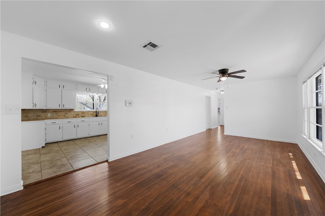 701 Camp Drive, Waco, Texas image 7