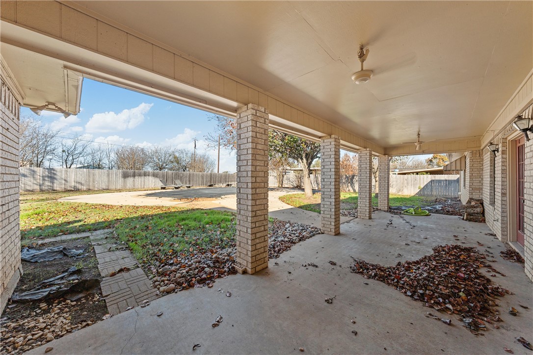 340 N Ave B, Crawford, Texas image 32