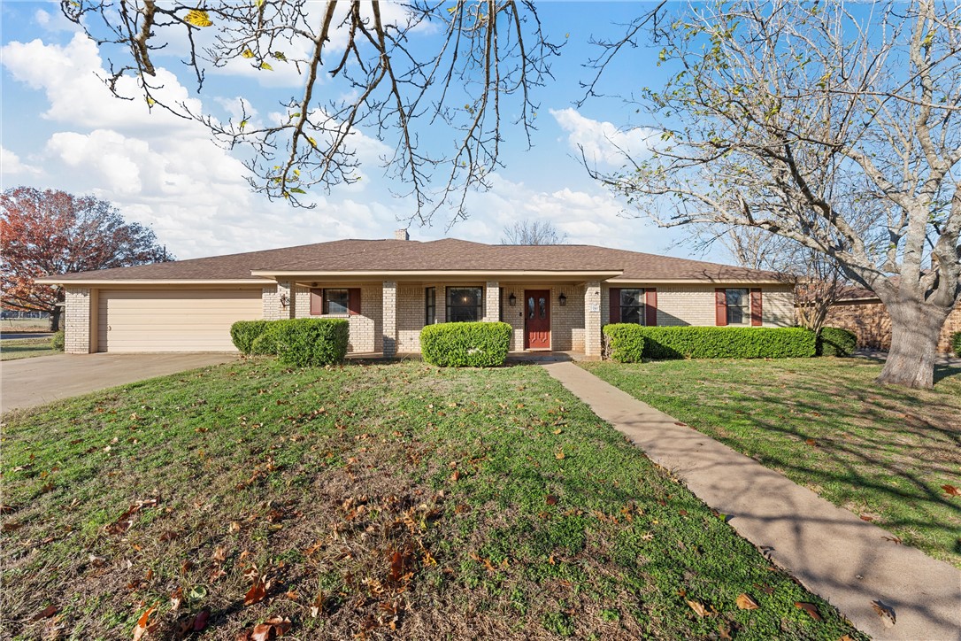 340 N Ave B, Crawford, Texas image 2