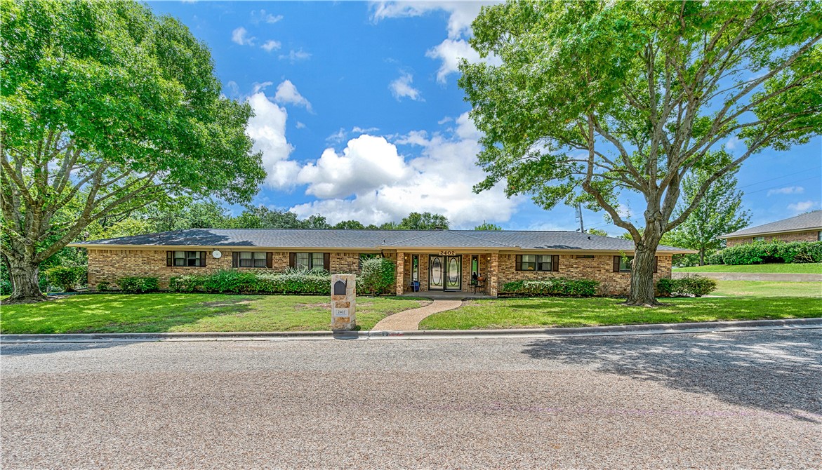 2402 White Street, Clifton, Texas image 1