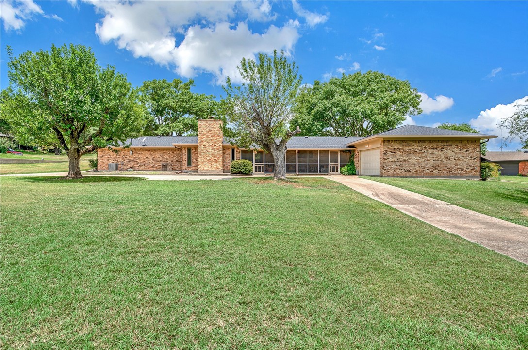 2402 White Street, Clifton, Texas image 37