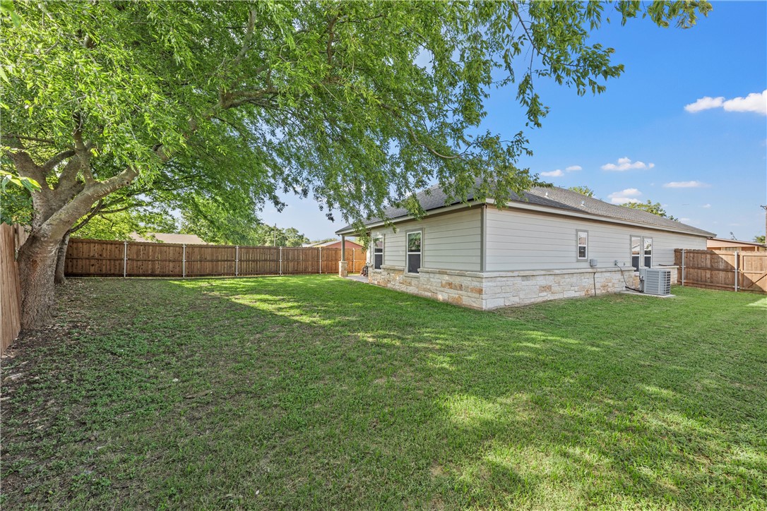 502 David Davis Street, McGregor, Texas image 16