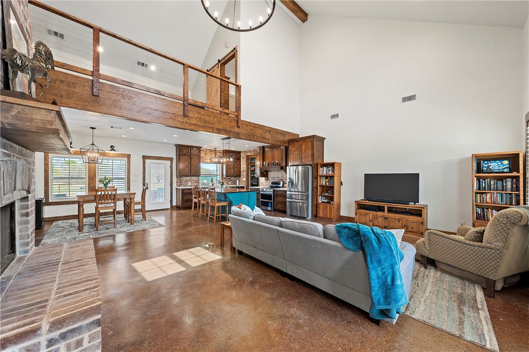 399 Satin Road, Chilton, Texas image 8