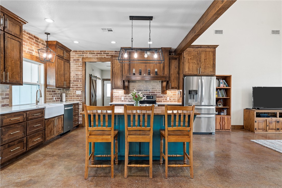 399 Satin Road, Chilton, Texas image 10
