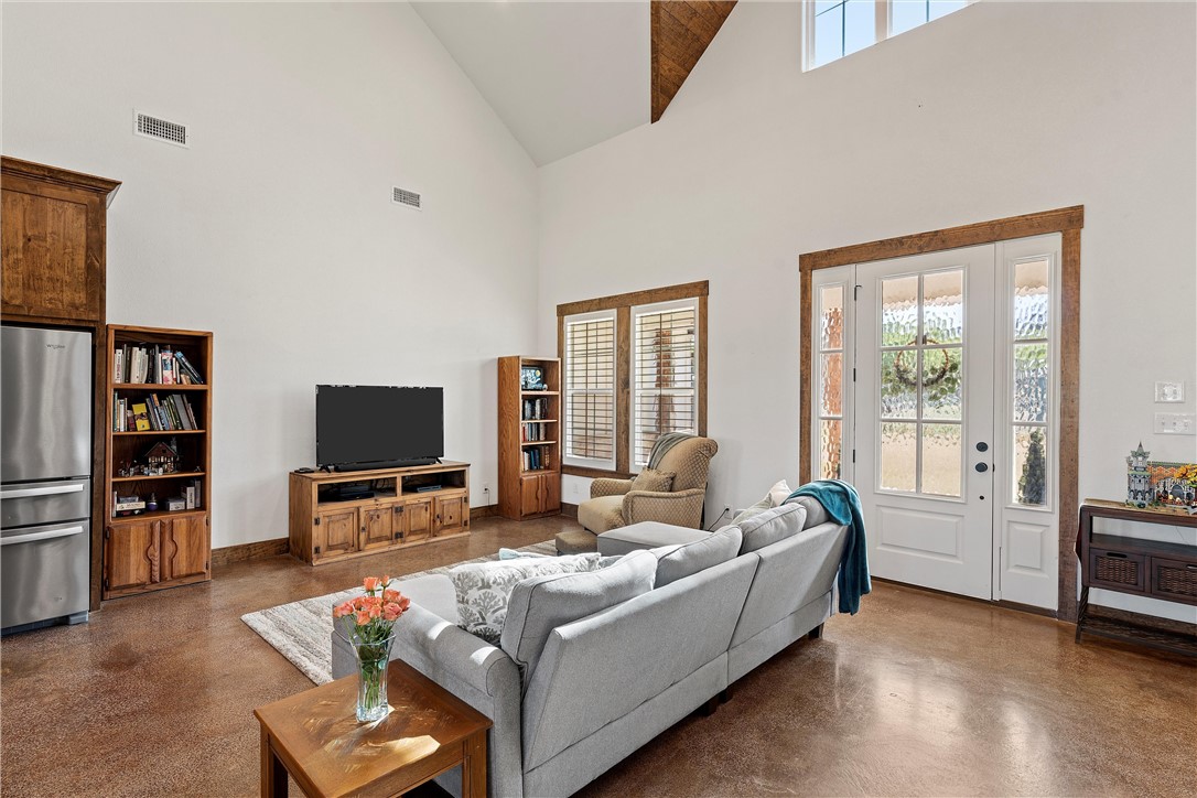 399 Satin Road, Chilton, Texas image 5