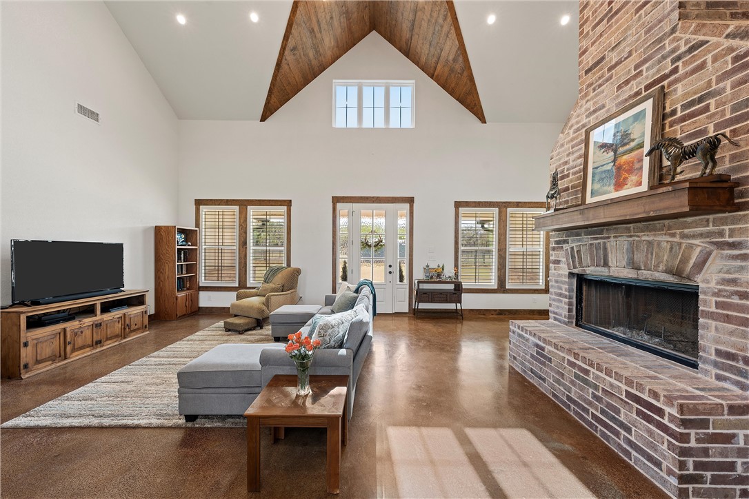 399 Satin Road, Chilton, Texas image 4