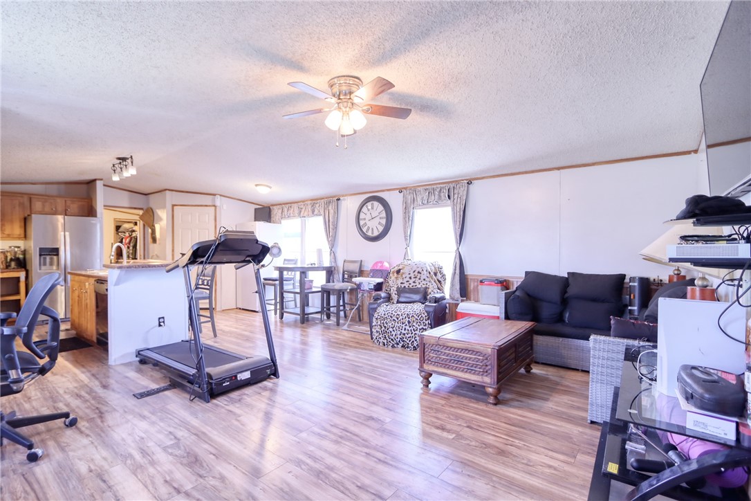 2201 Oak Valley Lane, Corsicana, Texas image 2