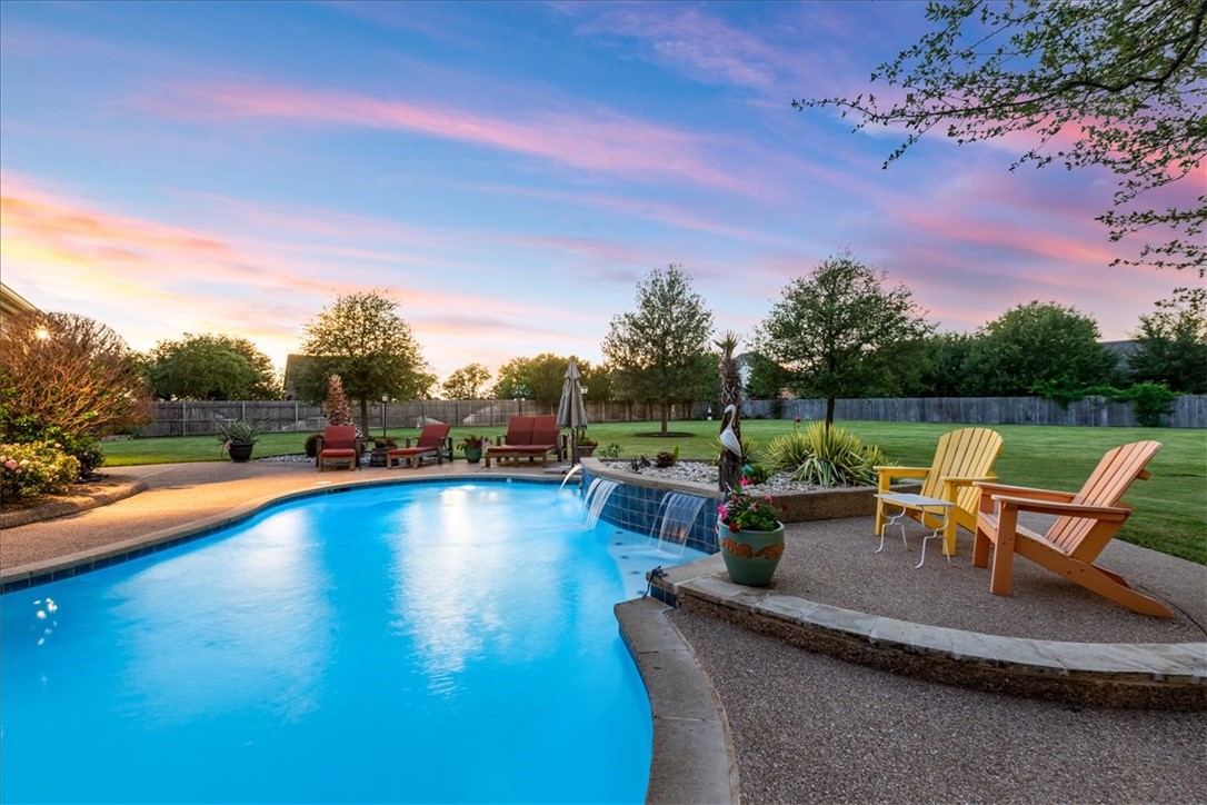 1021 Park Ridge Circle, McGregor, Texas image 4