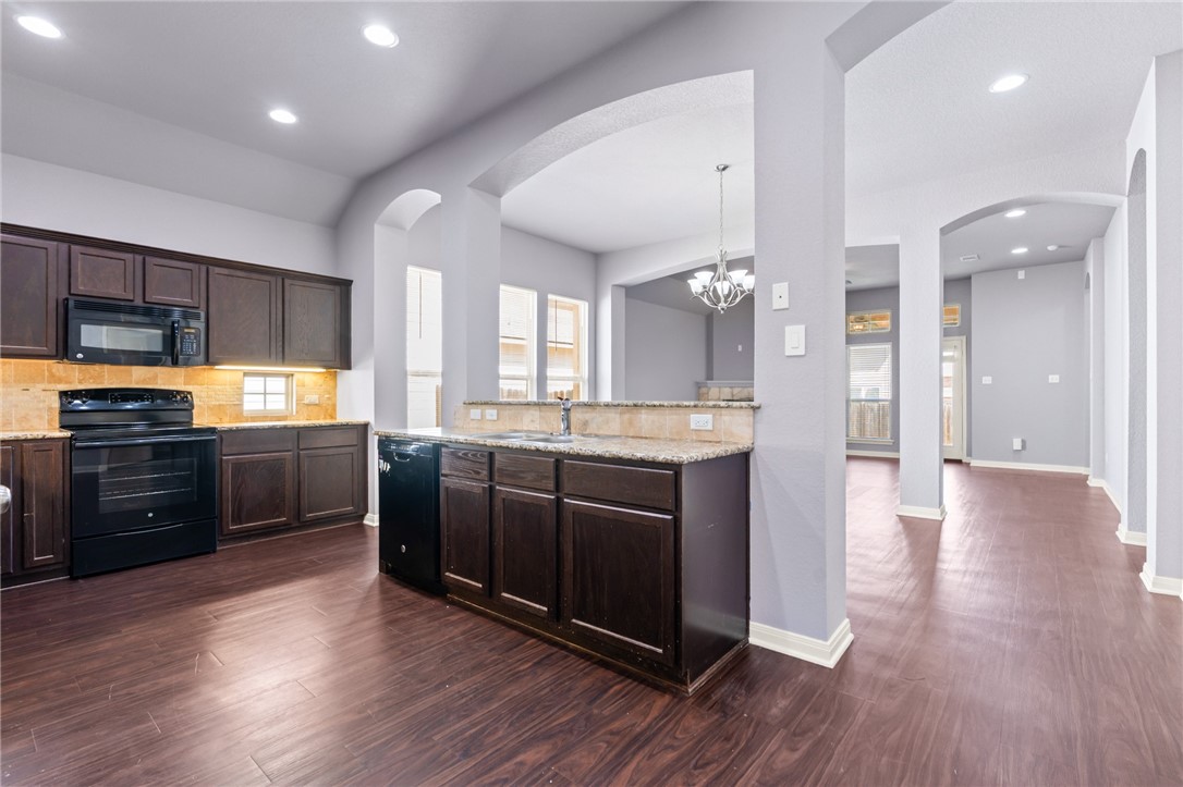 10709 Kestrel Court, Waco, Texas image 8