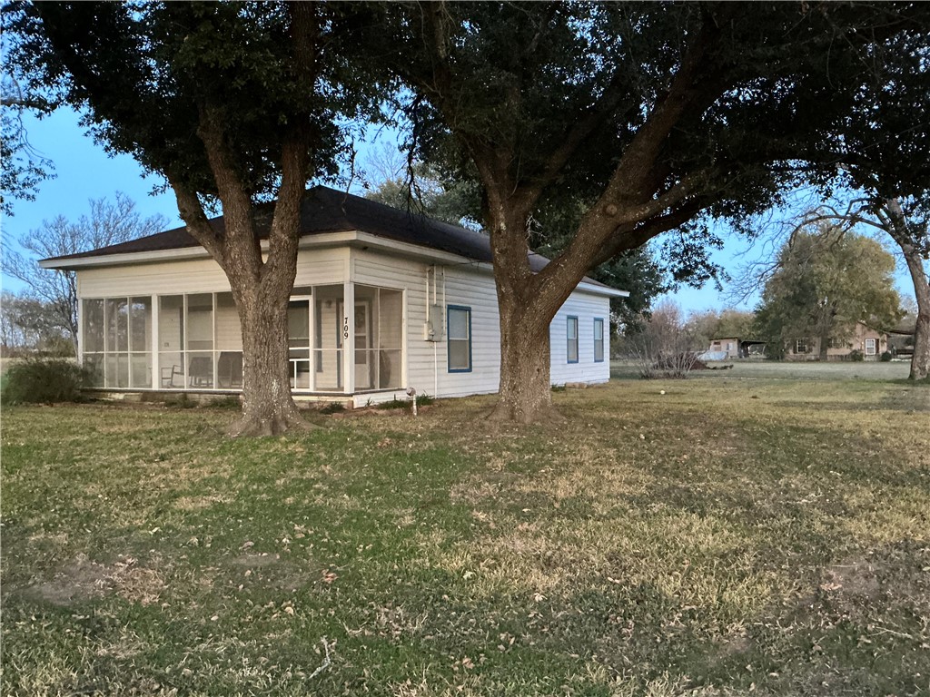 709 Tyler St, Thornton, Texas image 44