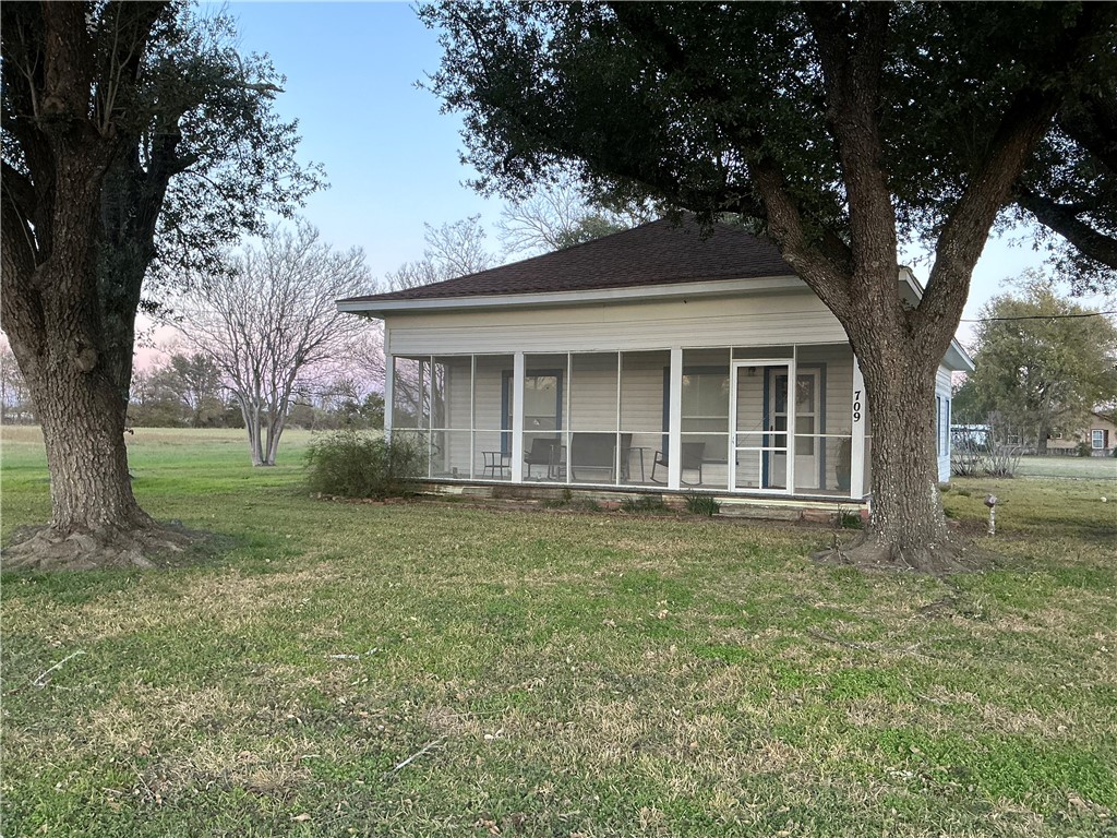 709 Tyler St, Thornton, Texas image 3