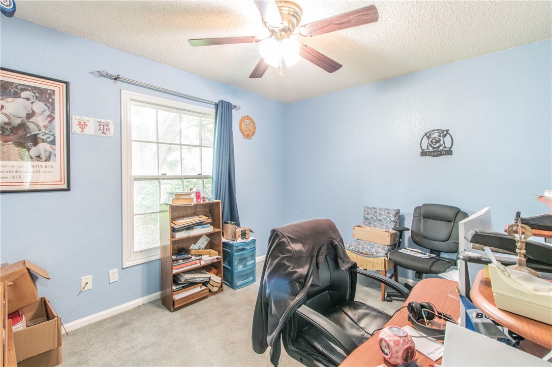 205 Bonham Drive, Hewitt, Texas image 15