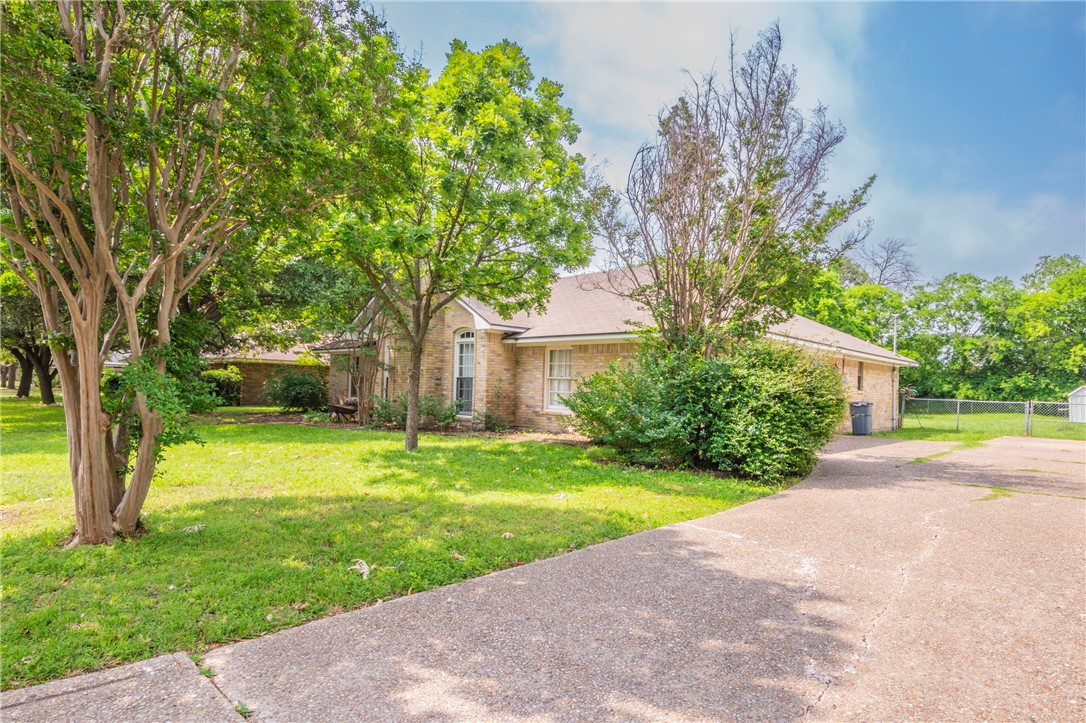 205 Bonham Drive, Hewitt, Texas image 20