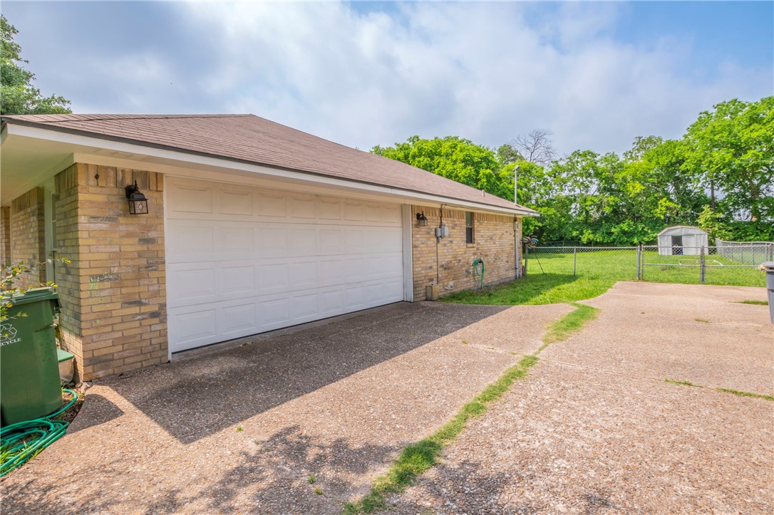 205 Bonham Drive, Hewitt, Texas image 21