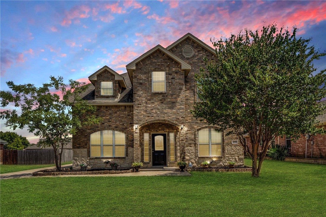 208 Cobblestone Circle, Red Oak, Texas image 1