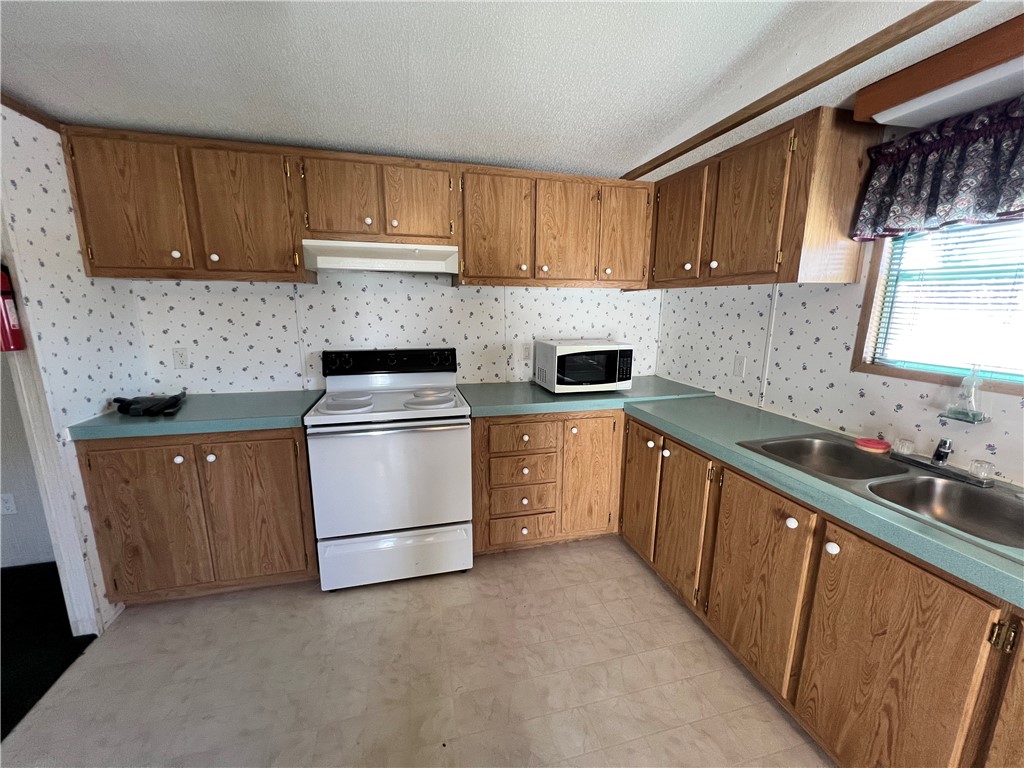 303 S Fairpark Street, Riesel, Texas image 16