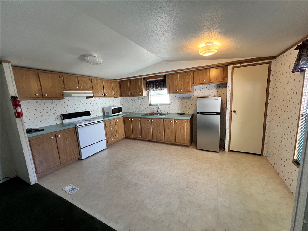 303 S Fairpark Street, Riesel, Texas image 15