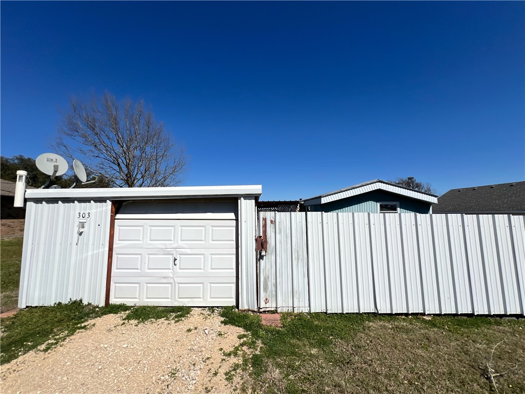 303 S Fairpark Street, Riesel, Texas image 8