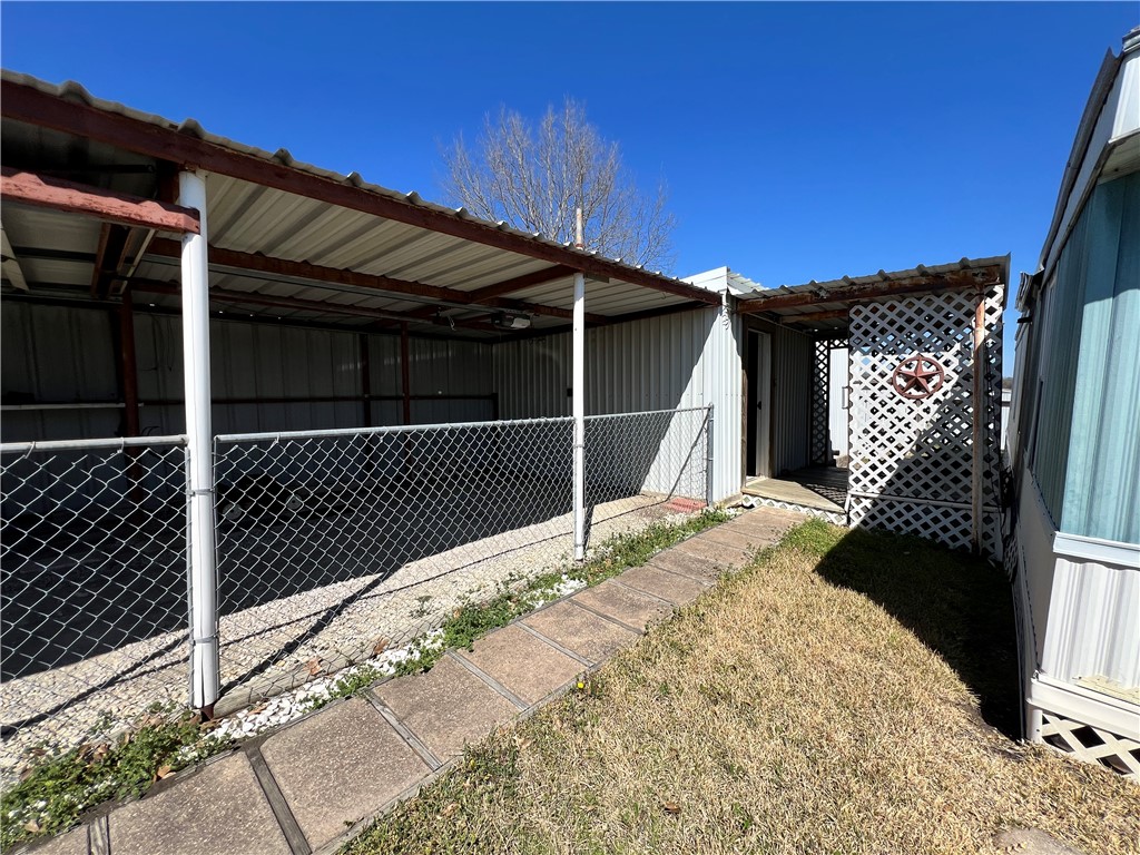 303 S Fairpark Street, Riesel, Texas image 9