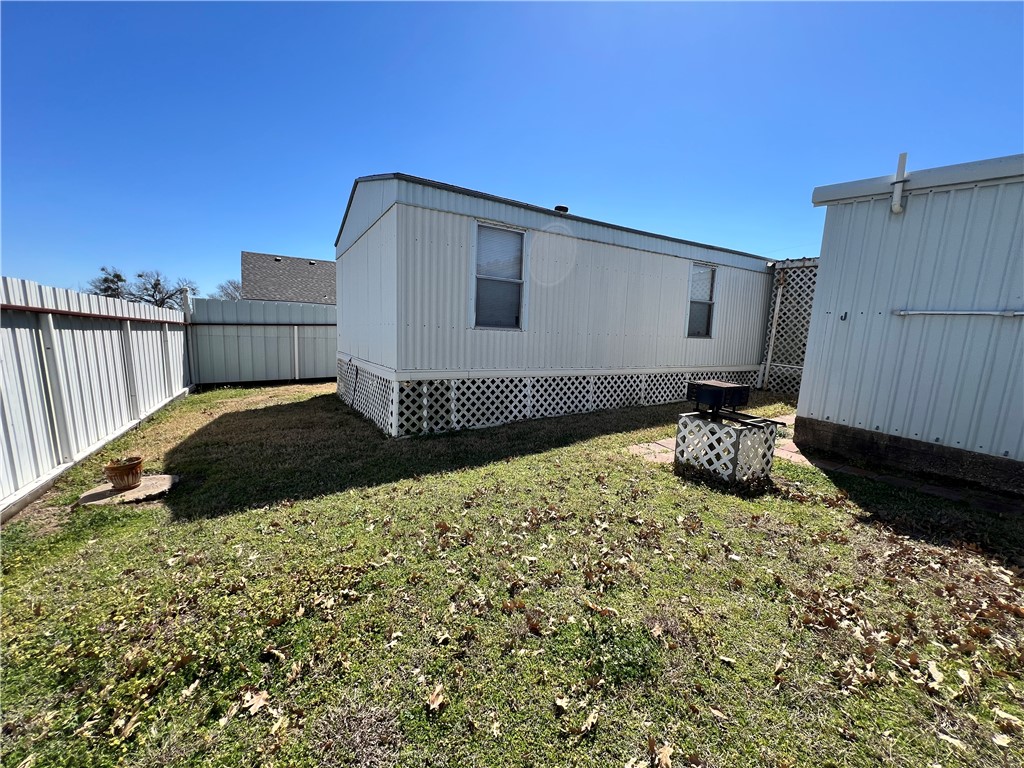 303 S Fairpark Street, Riesel, Texas image 3