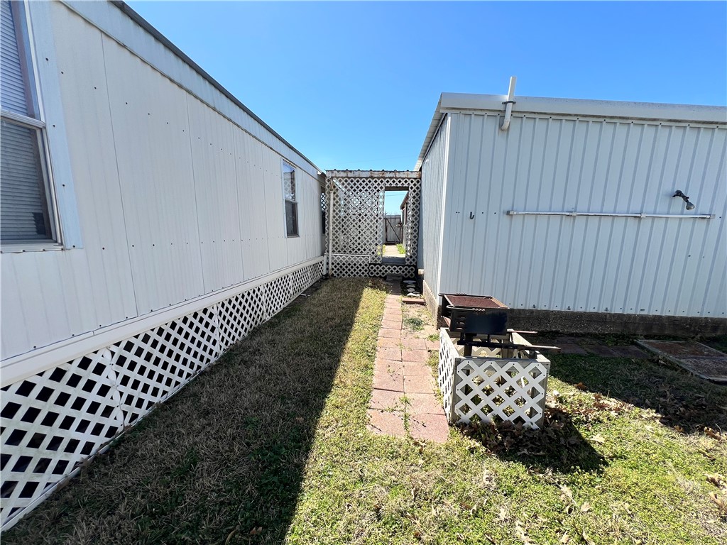 303 S Fairpark Street, Riesel, Texas image 4