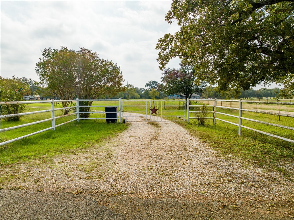 1187 Ross Road, Elm Mott, Texas image 4