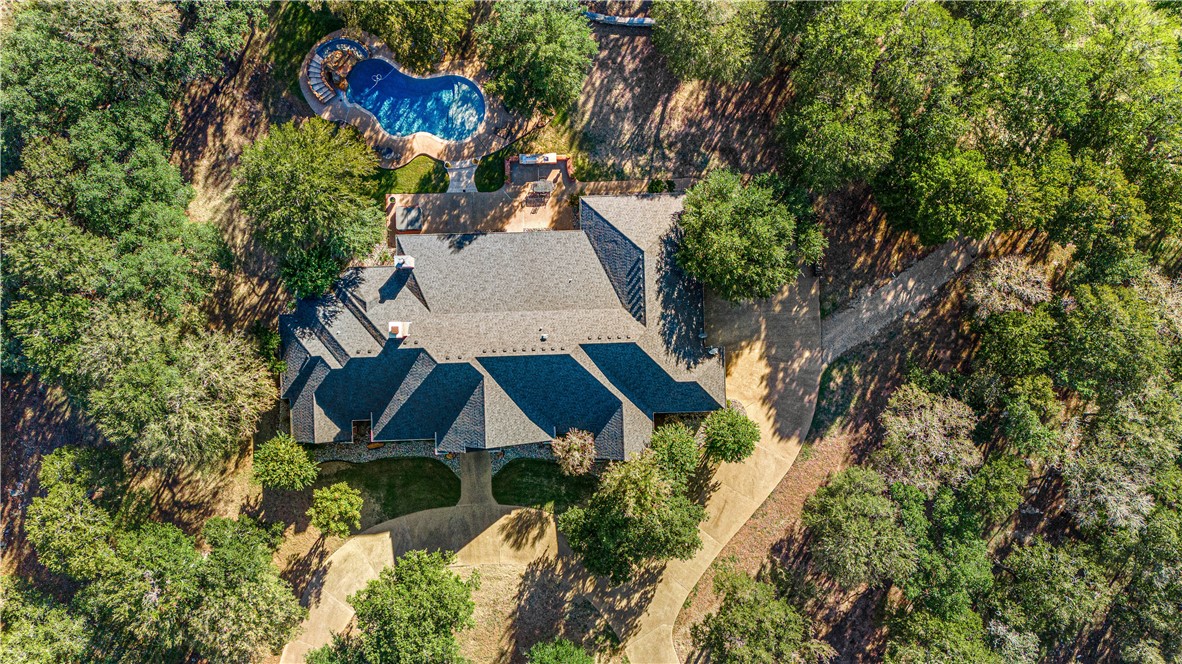 795 Winding Trail, Crawford, Texas image 3